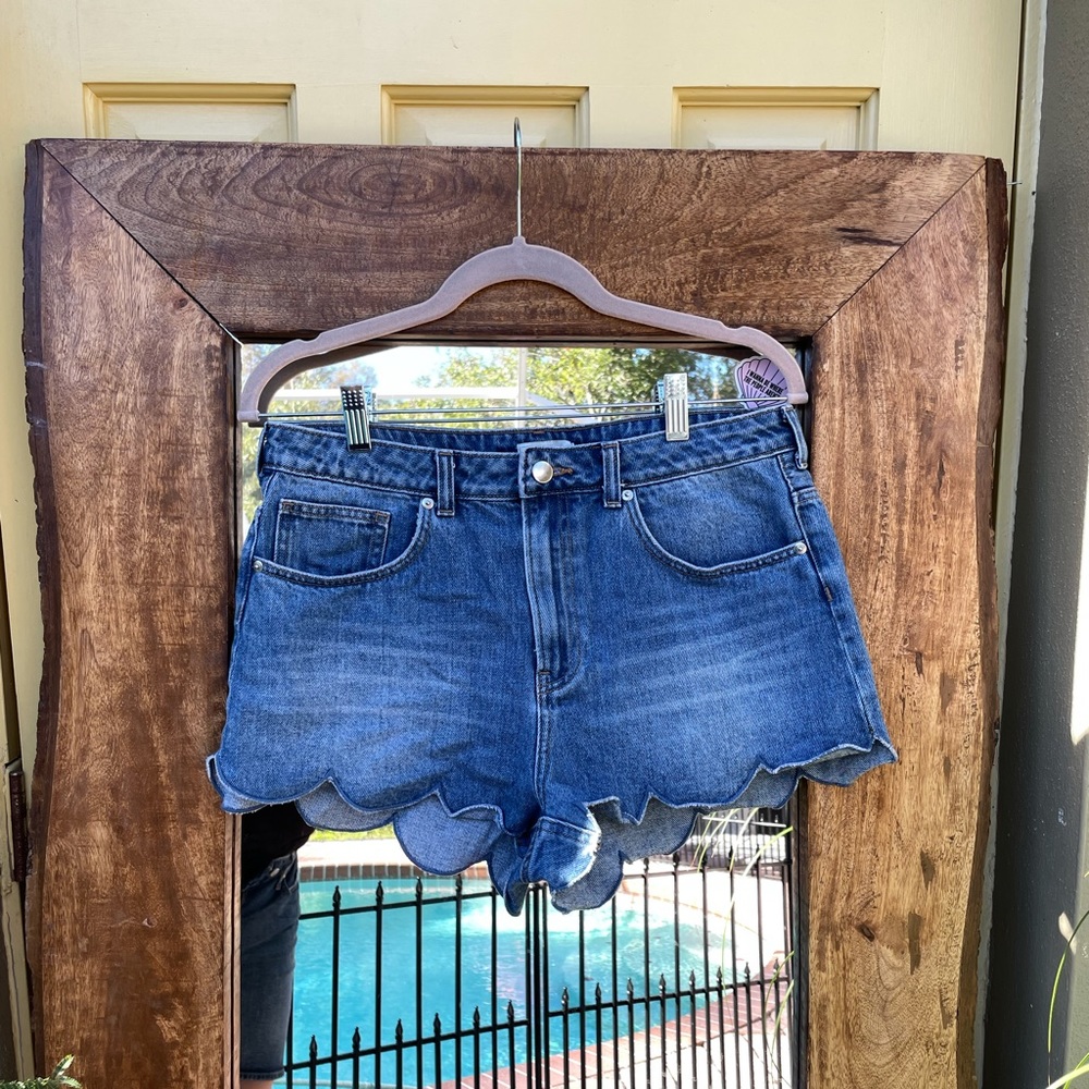 H&M Scalloped Denim Shorts